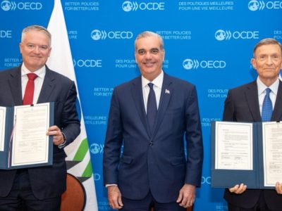 La República Dominicana formaliza acercamiento a la OCDE con firma de memorando de entendimiento