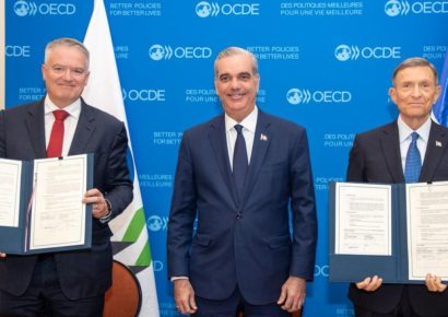 La República Dominicana formaliza acercamiento a la OCDE con firma de memorando de entendimiento