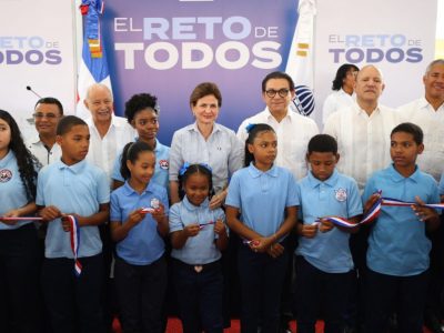 Vicepresidenta Raquel Peña inaugura techado en el Politécnico Prof. Plinio Rafael Martínez en Santiago Oeste