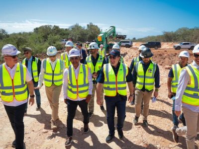 Paliza supervisa avances del Aeropuerto Internacional de Cabo Rojo