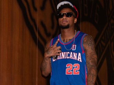 Ronald Acuña cumple su promesa y llega al estadio con camiseta dominicana de Juan Soto