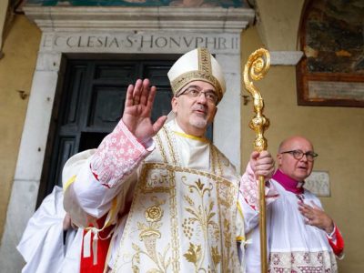 Primera vez en siglos: policía israelí impide al Patriarca Latino celebrar la Misa del Domingo de Ramos en el Santo Sepulcro