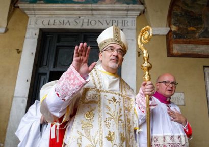 Primera vez en siglos: policía israelí impide al Patriarca Latino celebrar la Misa del Domingo de Ramos en el Santo Sepulcro