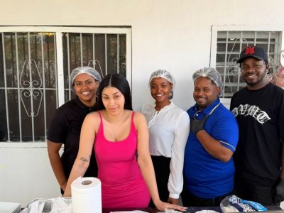 Cardi B disfruta de la comida dominicana en 402 Fast Food, Castañuelas