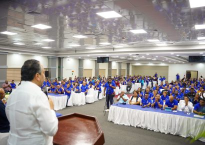 Educación física se actualiza: más de 300 docentes participan en seminario