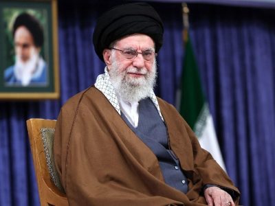 Líder Supremo de Irán Jameneí optó por permanecer en su puesto pese al ataque