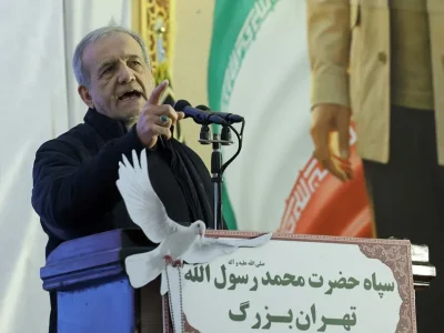 Masud Pezeshkian califica el asesinato de Ali Jameneí como “una declaración de guerra” y anuncia represalias