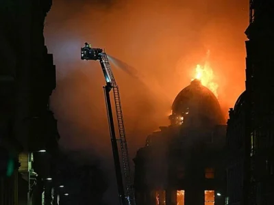 Incendio devastador destruye edificio histórico en Glasgow, Escocia