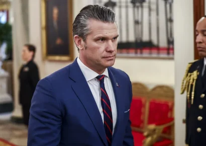 Submarino de EE.UU. hunde fragata iraní cerca de Sri Lanka, según Hegseth