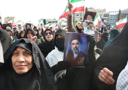 Vicepresidente de EE. UU. confirma que el nuevo líder supremo de Irán, Mojtaba Jameneí, resultó herido en los ataques