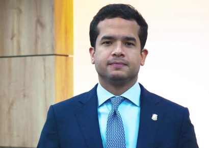 Omar Fernández advierte sobre impacto de crisis y pide revisar carga fiscal a los dominicanos