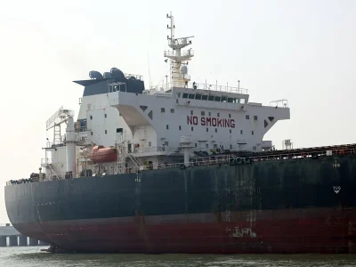 Irán aprueba proyecto de ley para imponer peajes en el estrecho de Ormuz