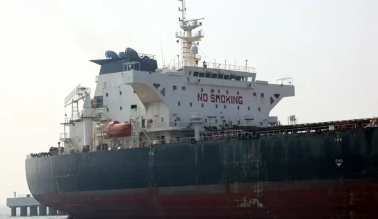 Irán aprueba proyecto de ley para imponer peajes en el estrecho de Ormuz