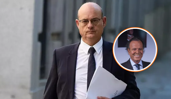 Julio Iglesias demanda periódico digital por uso de actores en falsa denuncia