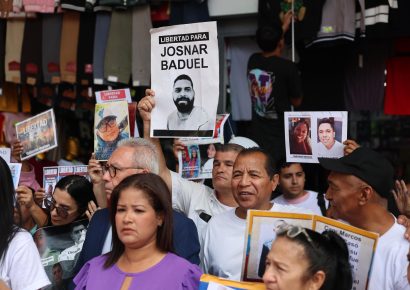 Familiares de presos políticos en Venezuela denuncian cobros ilegales en tribunales por amnistía