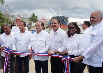 Paliza y Jean Luis Rodríguez inauguran muelle pesquero de Haina