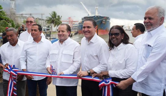 Paliza y Jean Luis Rodríguez inauguran muelle pesquero de Haina