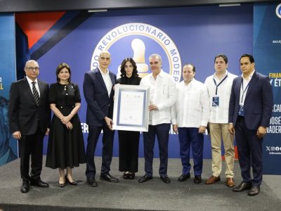 Presidente Abinader participa junto a Raquel Peña en el primer congreso de finanzas públicas, cumplimiento y ética gubernamental