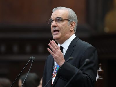 Abinader llama a la población a confiar en medidas para resguardar la estabilidad económica de RD