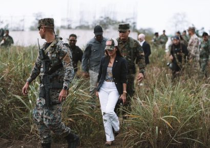 Ministro de Defensa y embajadora de EE. UU. recorren frontera de Dajabón para evaluar seguridad y operaciones