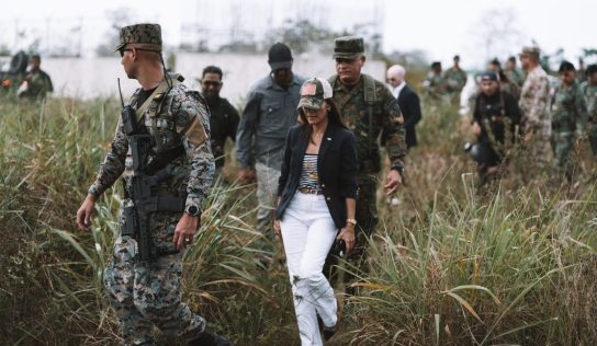 Ministro de Defensa y embajadora de EE. UU. recorren frontera de Dajabón para evaluar seguridad y operaciones