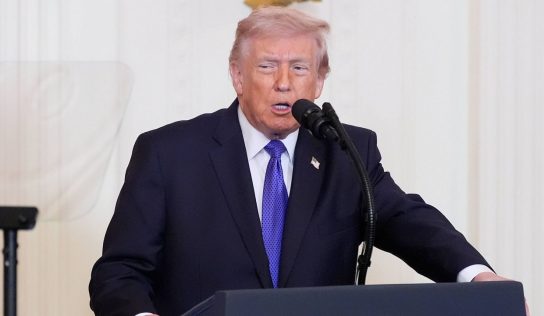 Trump anuncia un «poderoso» bombardeo contra una isla petrolera clave