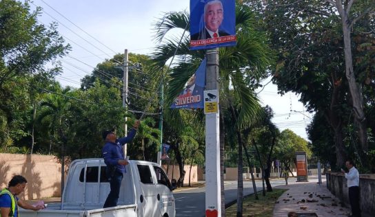 Alcaldía del Distrito Nacional inicia operativo de retiro de propaganda irregular en espacios públicos