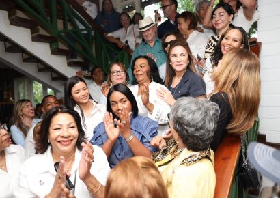 Carolina recibe masivo respaldo de las mujeres en las estructuras del PRM