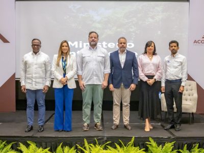Ministro de Medio Ambiente impulsa una permisología más ágil y digitalizada para el sector construcción