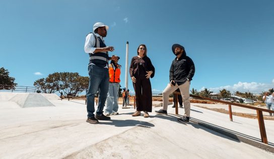 Carolina supervisa avances en cancha de fútbol y skate park del Malecón Deportivo