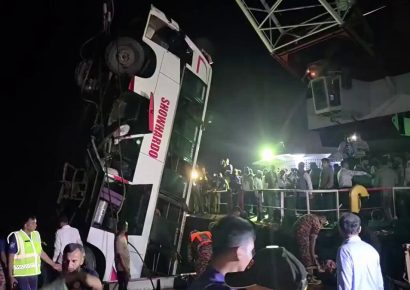 Tragedia en Bangladesh: 23 muertos tras caída de autobús al río Padma