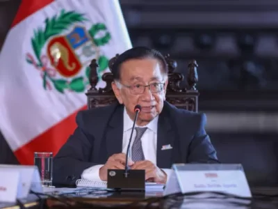 Gobierno de Perú desmiente rumores sobre estado de salud del presidente Balcázar