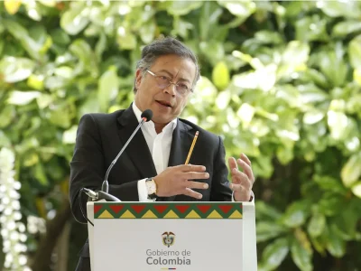 Petro acusa a Ecuador de facilitar exportación de cocaína y pide reforzar la seguridad fronteriza