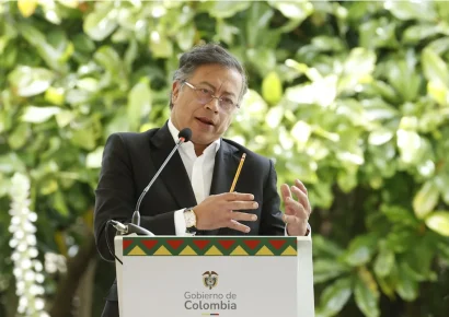 Petro acusa a Ecuador de facilitar exportación de cocaína y pide reforzar la seguridad fronteriza