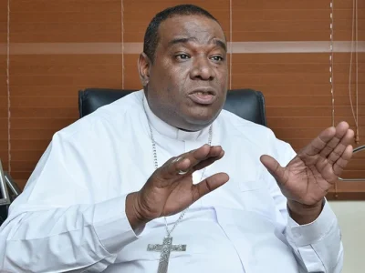 Obispo Castro Marte llama a fortalecer los partidos políticos y descartar candidaturas independientes