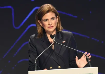 Raquel Peña respalda eliminación de candidaturas independientes y promueve fortalecimiento de los partidos