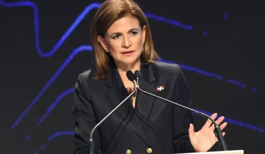 Raquel Peña respalda eliminación de candidaturas independientes y promueve fortalecimiento de los partidos