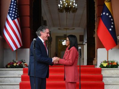 EE.UU. anuncia restablecimiento de relaciones diplomáticas con Venezuela