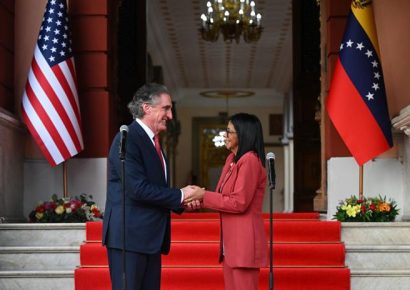 EE.UU. anuncia restablecimiento de relaciones diplomáticas con Venezuela