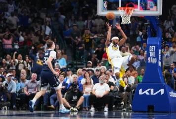 La aparatosa caída de Moody que dejó en shock a todos tras grave lesión de rodilla en la prórroga entre Warriors y Mavericks