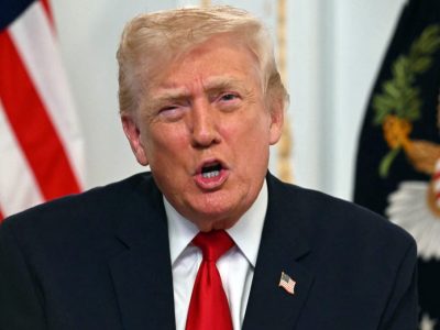 Trump prohíbe a contratistas federales implementar políticas contra el racismo y el sexismo