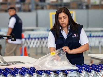 Perú arranca intensos debates electorales con 35 aspirantes presidenciales
