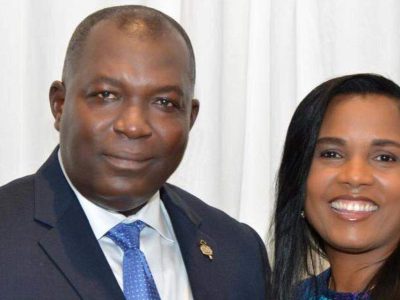 ICE Detiene a la Pareja del Exalcalde de North Miami en Medio de Caso de Ciudadanía