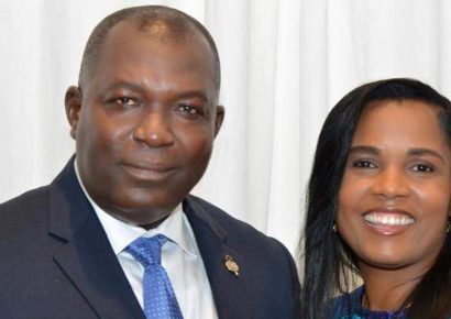 ICE Detiene a la Pareja del Exalcalde de North Miami en Medio de Caso de Ciudadanía