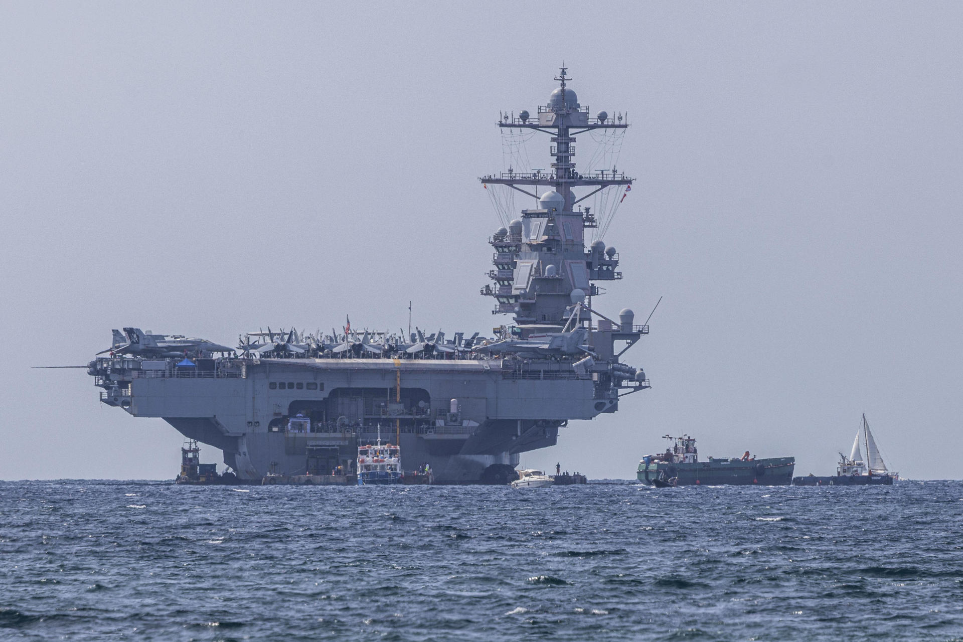 Portaaviones más grande de EE. UU. se refugia en base naval de Souda ...