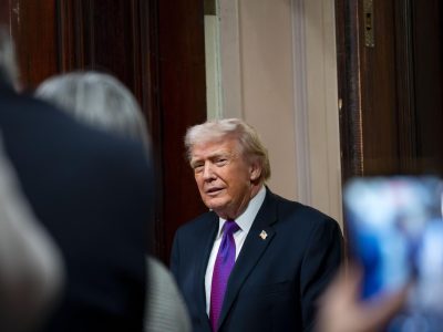 Presidente Trump quiere participar en el nombramiento del nuevo líder iraní, como «en Venezuela»