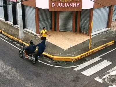 Se entregan ambos implicados en asalto a mujer en Santiago captado en video