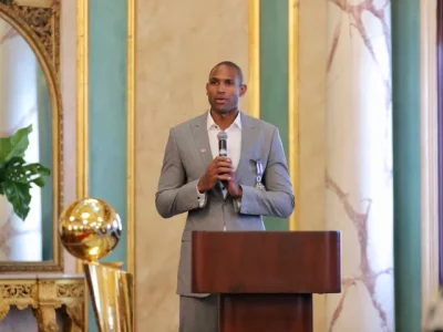 Al Horford agradece construcción del techado “La Tribu de Quisqueya” en La Romana