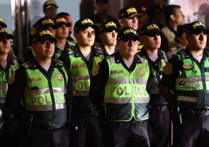 Perú refuerza la seguridad con 61.000 policías y 45.000 militares para las elecciones generales de este domingo
