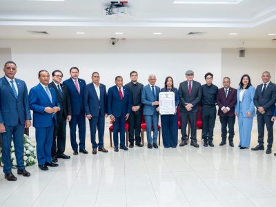 Senado rinde homenaje póstumo al cineasta René Fortunato